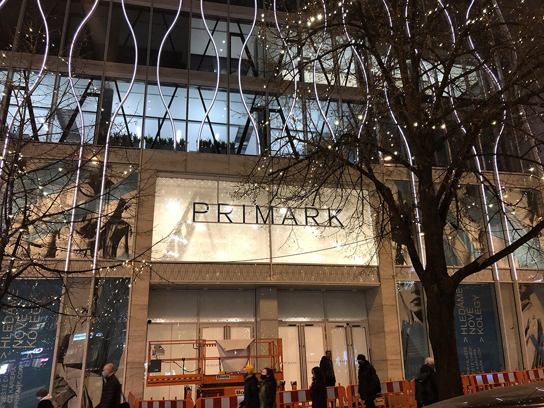 Widd Signs completes five-figure project at Primark’s new Prague store